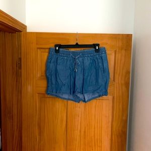 EUC Old Navy chambray shorts